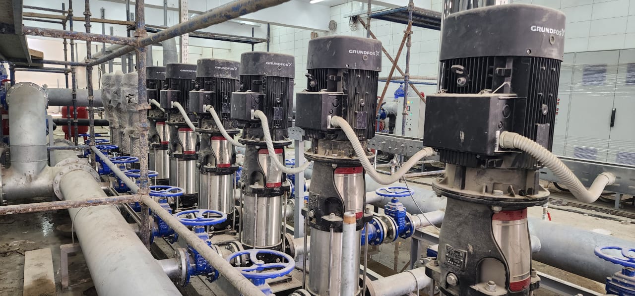 TMcon Electromechanical Pumping System Grundfos pumps and piping system in a TMcon electromechanical installation